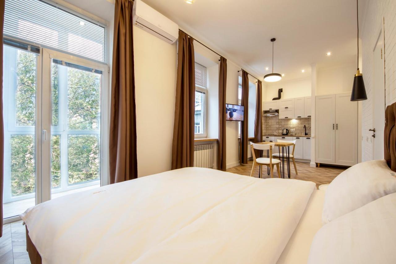 Self Check-In Apartments Kiev Buitenkant foto