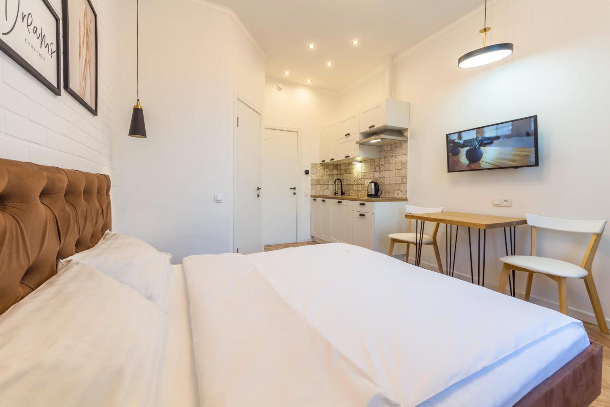 Self Check-In Apartments Kiev Buitenkant foto