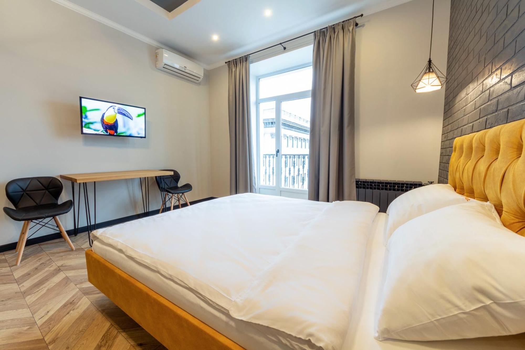 Self Check-In Apartments Kiev Buitenkant foto