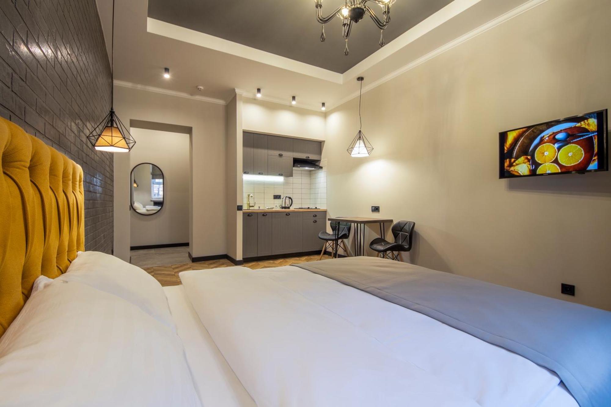 Self Check-In Apartments Kiev Buitenkant foto