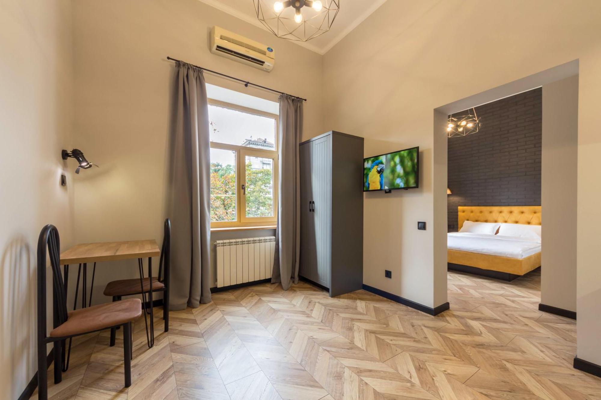 Self Check-In Apartments Kiev Buitenkant foto