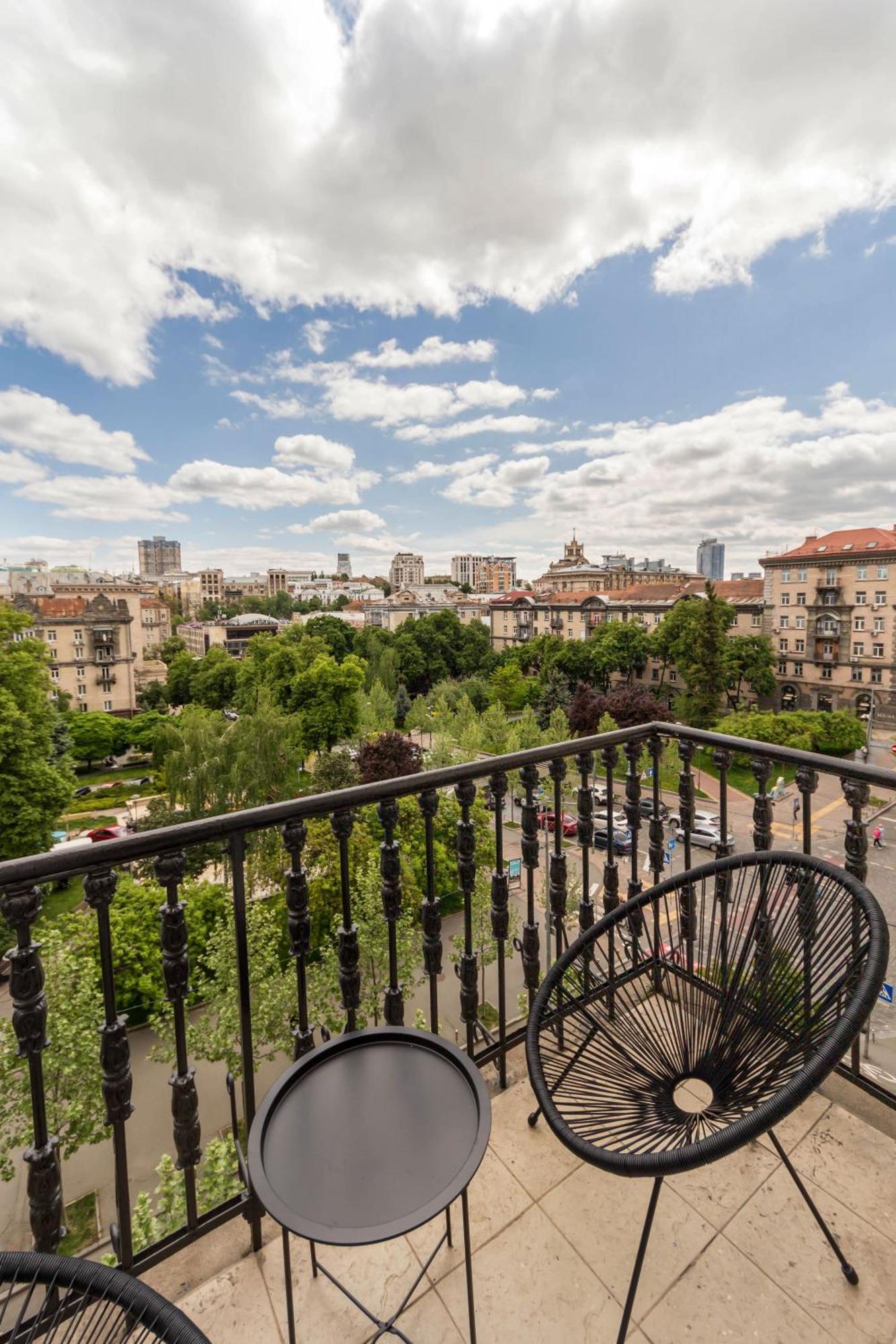 Self Check-In Apartments Kiev Buitenkant foto